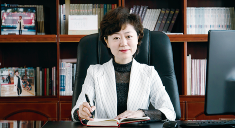 三亚寰岛实验小学校长